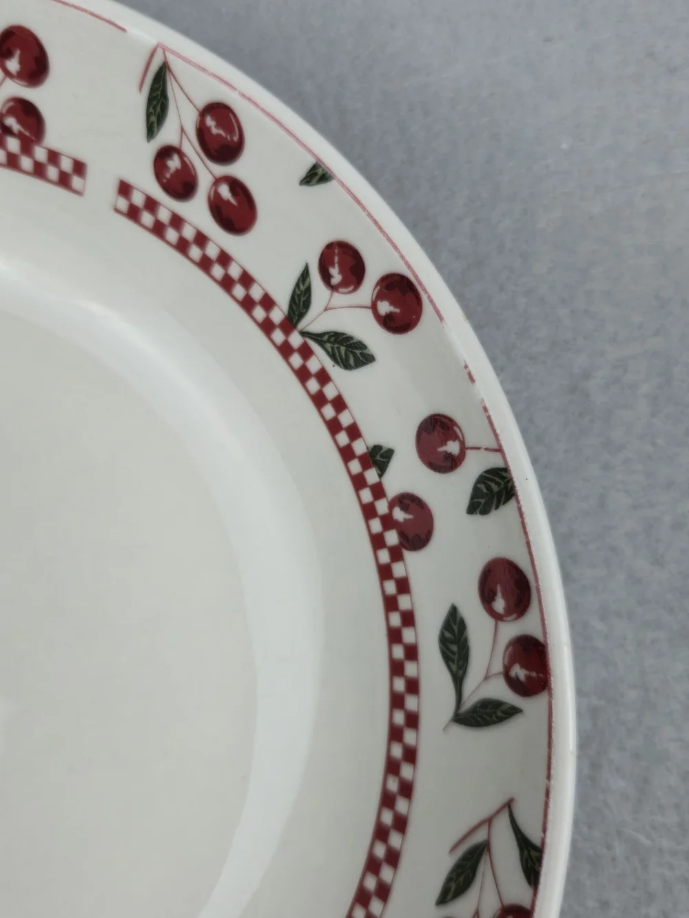 Oneida Majesticware Cherries Jubilee Bowls Set of 3